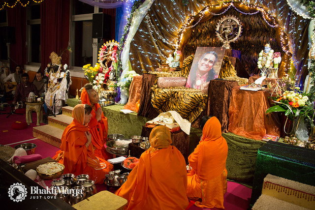 32974916301_2c7585687f_z